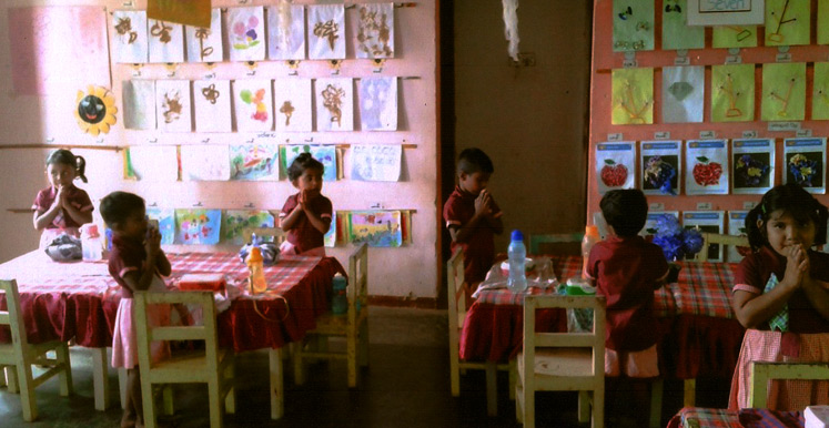 >Children been trained for a dancing item in Line Van Dijck preschool thunthalawa